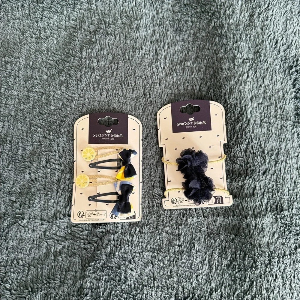 NWT Bundle of two sets of hair bands and hair clips navy and gold kids